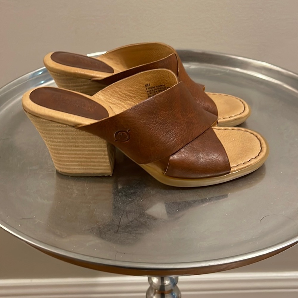 Born sandal. Size 6 like new!
